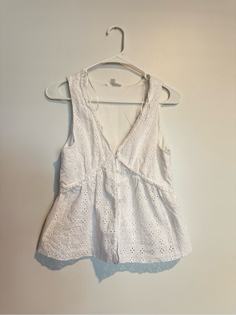 Kirious White Eyelet V-Neck Peplum Tank Top